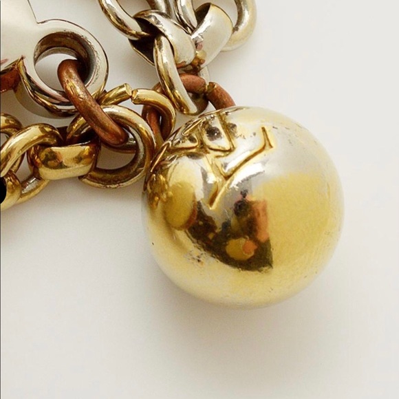 Louis Vuitton keychain - Picture 2 of 5